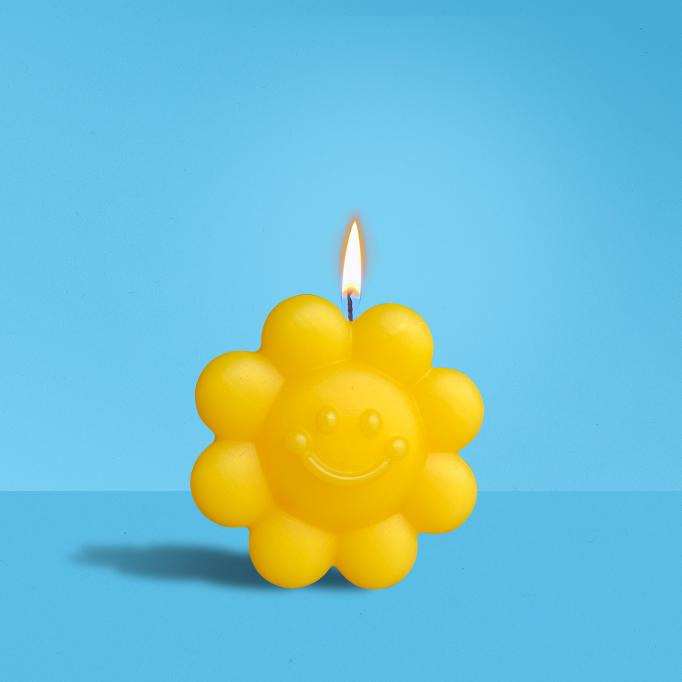 Happy Daisy Candle